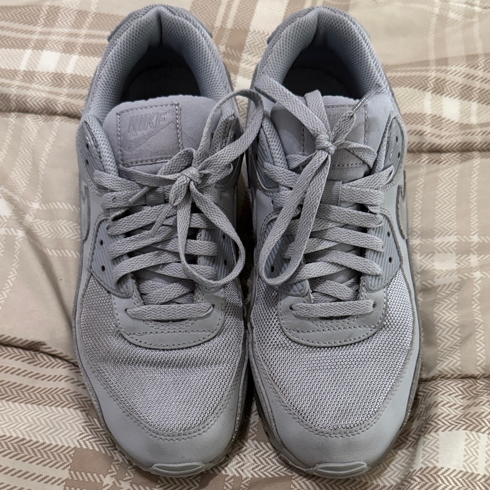 Nike Men's Light Gray Air Max 90